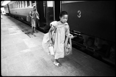 Manit Sriwanichpoom_Hua Lamphong 1985 (01)